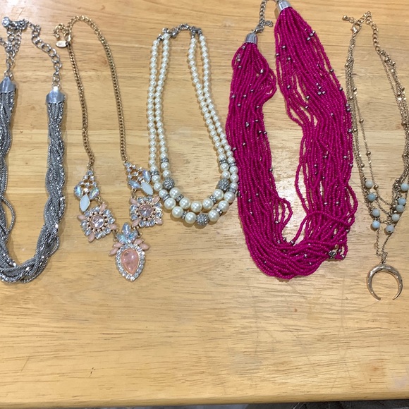 🚨 PRICE IS FIRM 🚨 ❤️❤️ necklace bundle ❤️❤️ - GENTLY USED!!! - Picture 1 of 8